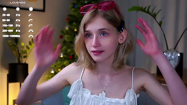 Snapshot of EdlinHargus chatting on January 2025 12:13:01 AM EdlinHargus online show from January 2025 12:13:01 AM