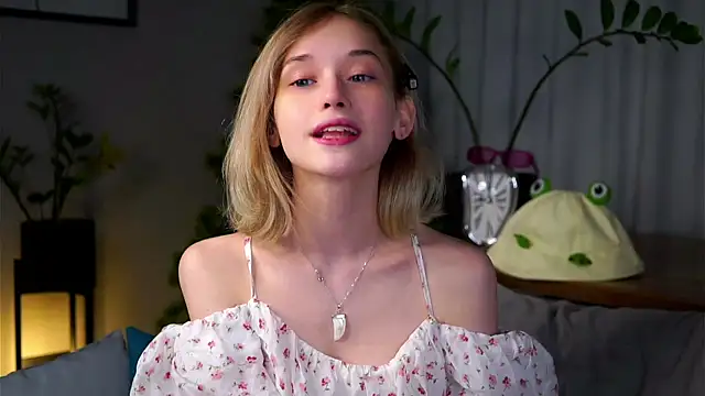 Snapshot of EdlinHargus chatting on January 2025 09:13:02 AM EdlinHargus online show from January 2025 09:13:02 AM