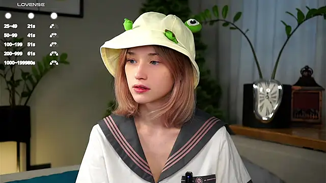 Snapshot of EdlinHargus chatting on February 2025 05:04:01 AM EdlinHargus online show from February 2025 05:04:01 AM