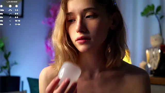 Snapshot of EdlinHargus chatting on March 2025 07:38:02 AM EdlinHargus online show from March 2025 07:38:02 AM