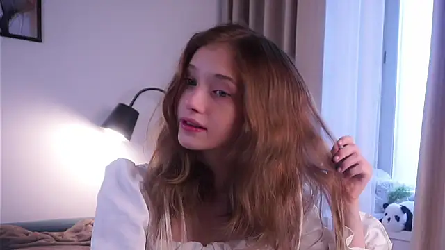 Snapshot of EdlinHargus chatting on October 2025 01:39:02 AM EdlinHargus online show from October 2025 01:39:02 AM