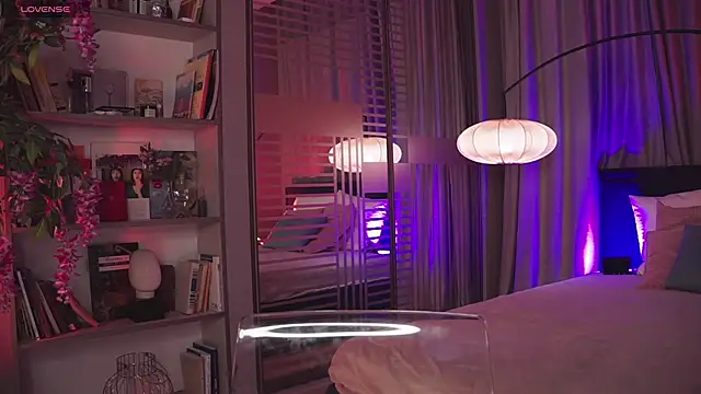 Snapshot of UmaTruewoman chatting on December 2024 12:27:02 PM UmaTruewoman online show from December 2024 12:27:02 PM