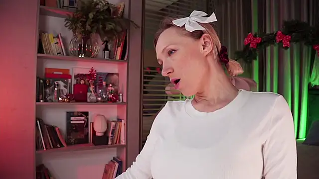 Snapshot of UmaTruewoman chatting on December 2024 06:06:01 AM UmaTruewoman online show from December 2024 06:06:01 AM