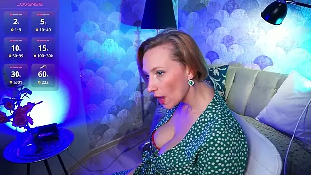 Snapshot of UmaTruewoman chatting on September 2025 06:15:02 AM UmaTruewoman online show from September 2025 06:15:02 AM