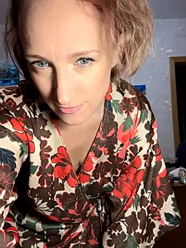 Snapshot of UmaTruewoman chatting on November 2025 04:12:01 AM UmaTruewoman online show from November 2025 04:12:01 AM