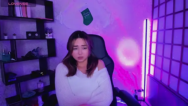 Fluffy Rose online show from December 2024 11:39:02 AM