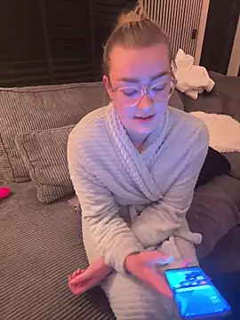 Snapshot of xX_HotCouple_Xx chatting on December 2025 09:41:02 PM xX HotCouple Xx online show from December 2025 09:41:02 PM