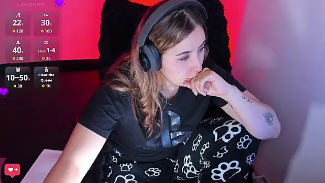 bonnie moon  online show from February 2026 09:31:01 PM