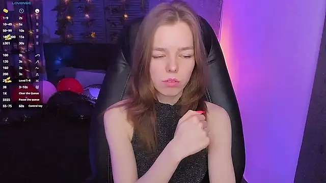 Tina Tayllor online show from March 2025 05:03:02 PM