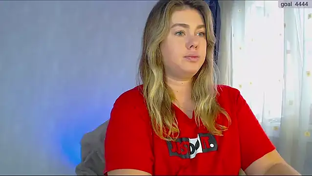 Snapshot of SuchCute chatting on November 2025 03:08:02 AM SuchCute online show from November 2025 03:08:02 AM