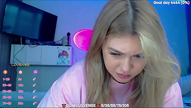 Snapshot of SuchCute chatting on February 2026 03:21:01 AM SuchCute online show from February 2026 03:21:01 AM