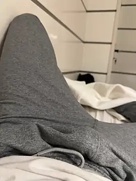 Snapshot of young1fucker chatting on December 2024 06:32:02 AM young1fucker online show from December 2024 06:32:02 AM