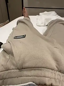 Snapshot of young1fucker chatting on January 2025 08:06:02 AM young1fucker online show from January 2025 08:06:02 AM