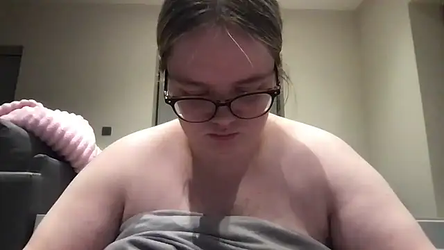 honeyyy24 online show from May 2026 09:23:02 PM