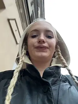 Snapshot of Milkyy_wway chatting on November 2025 06:29:02 AM Milkyy wway online show from November 2025 06:29:02 AM