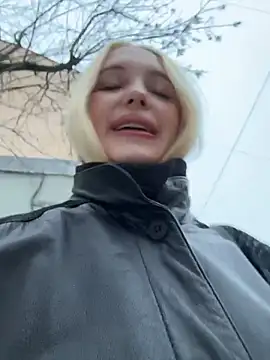 Snapshot of Milkyy_wway chatting on December 2025 07:12:01 AM Milkyy wway online show from December 2025 07:12:01 AM