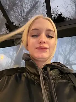 Snapshot of Milkyy_wway chatting on December 2025 06:31:01 AM Milkyy wway online show from December 2025 06:31:01 AM