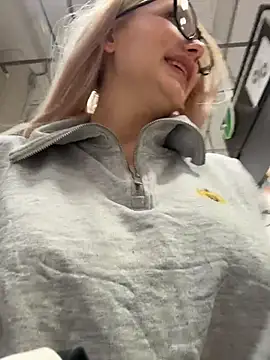 Snapshot of Milkyy_wway chatting on January 2026 07:35:01 AM Milkyy wway online show from January 2026 07:35:01 AM