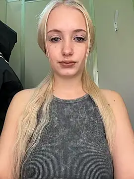 Snapshot of Milkyy_wway chatting on January 2026 06:28:02 AM Milkyy wway online show from January 2026 06:28:02 AM