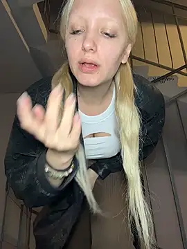 Snapshot of Milkyy_wway chatting on February 2026 04:16:02 AM Milkyy wway online show from February 2026 04:16:02 AM