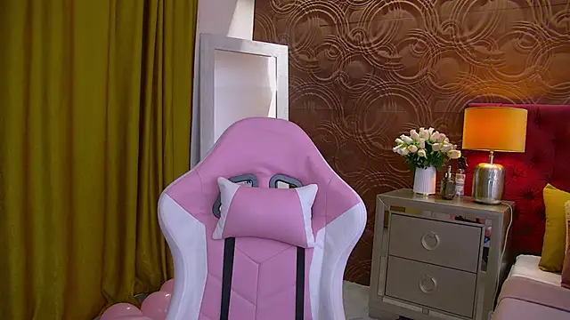 Snapshot of IrisMonn chatting on December 2024 05:40:02 AM IrisMonn online show from December 2024 05:40:02 AM