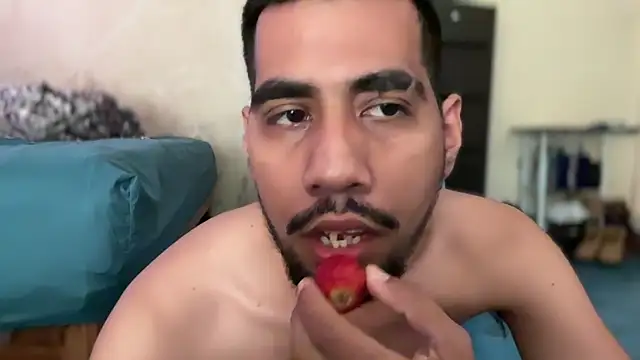 Snapshot of EnriquePersian197 chatting on January 2025 03:21:01 PM EnriquePersian197 online show from January 2025 03:21:01 PM