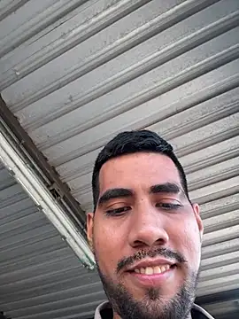 Snapshot of EnriquePersian197 chatting on March 2025 04:01:01 PM EnriquePersian197 online show from March 2025 04:01:01 PM