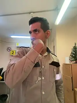 Snapshot of EnriquePersian197 chatting on December 2025 11:21:01 PM EnriquePersian197 online show from December 2025 11:21:01 PM