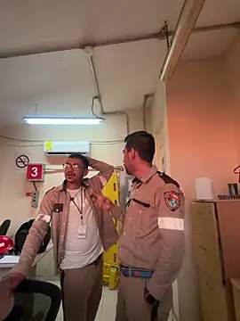 Snapshot of EnriquePersian197 chatting on February 2026 12:11:01 AM EnriquePersian197 online show from February 2026 12:11:01 AM