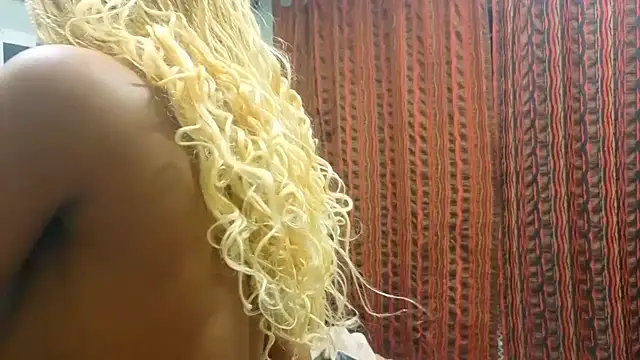 CaramelDelux27 online show from October 2025 11:16:01 PM