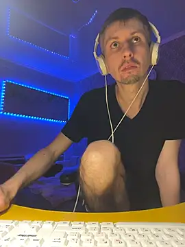 Snapshot of Aki-Laky chatting on December 2025 07:12:02 PM Aki-Laky online show from December 2025 07:12:02 PM