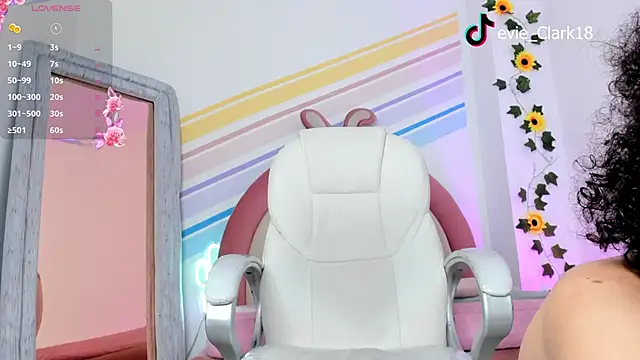 Evie Clark online show from March 2025 07:43:02 PM