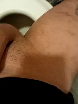 Snapshot of Porco81cazzo chatting on December 2025 03:39:01 PM Porco81cazzo online show from December 2025 03:39:01 PM