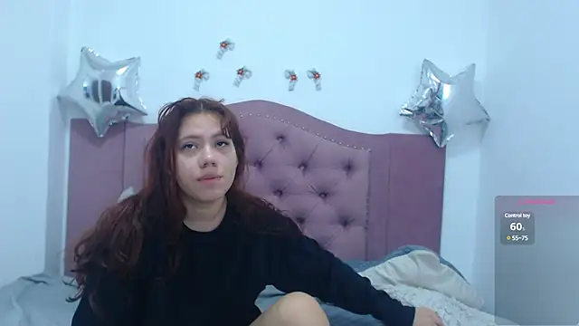 Snapshot of crystalhoneyy1 chatting on December 2024 11:32:01 AM crystalhoneyy1 online show from December 2024 11:32:01 AM