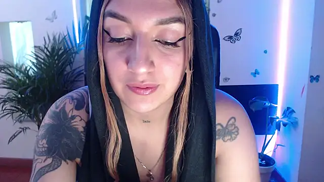 Lia-mitch online show from September 2025 06:19:01 PM