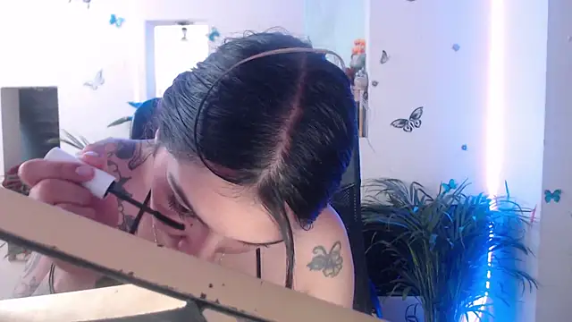 Lia-mitch online show from May 2026 07:21:01 PM