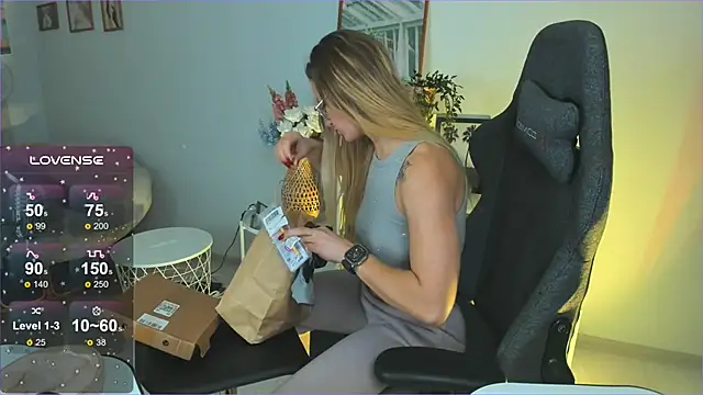 Snapshot of LadyIzabel chatting on December 2024 08:38:02 AM LadyIzabel online show from December 2024 08:38:02 AM