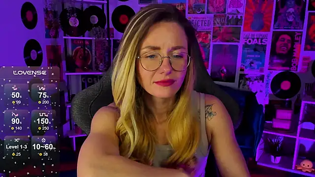 Snapshot of LadyIzabel chatting on December 2024 09:01:01 AM LadyIzabel online show from December 2024 09:01:01 AM