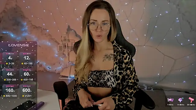 Snapshot of LadyIzabel chatting on January 2025 08:30:01 AM LadyIzabel online show from January 2025 08:30:01 AM