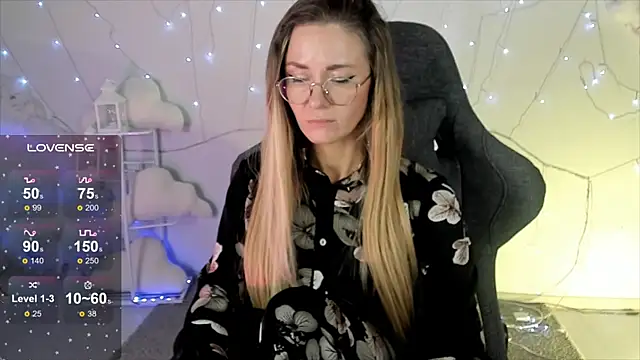 Snapshot of LadyIzabel chatting on February 2025 11:31:01 AM LadyIzabel online show from February 2025 11:31:01 AM