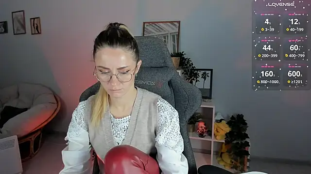 Snapshot of LadyIzabel chatting on February 2025 05:50:02 AM LadyIzabel online show from February 2025 05:50:02 AM