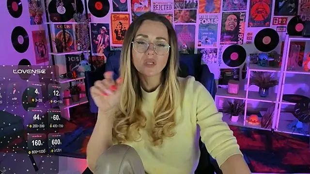 Snapshot of LadyIzabel chatting on February 2025 11:44:02 AM LadyIzabel online show from February 2025 11:44:02 AM