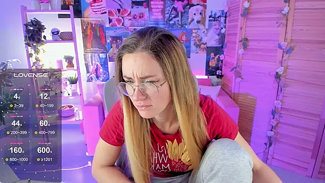 Snapshot of LadyIzabel chatting on February 2025 08:40:02 AM LadyIzabel online show from February 2025 08:40:02 AM