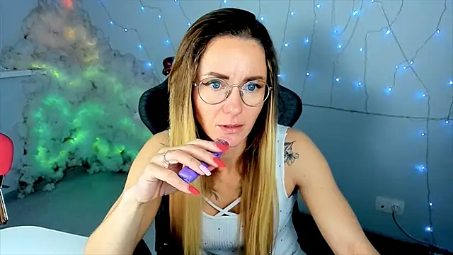 Snapshot of LadyIzabel chatting on February 2025 08:17:01 AM LadyIzabel online show from February 2025 08:17:01 AM