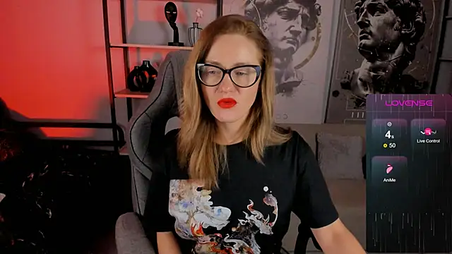 Snapshot of LadyIzabel chatting on November 2025 08:26:01 AM LadyIzabel online show from November 2025 08:26:01 AM