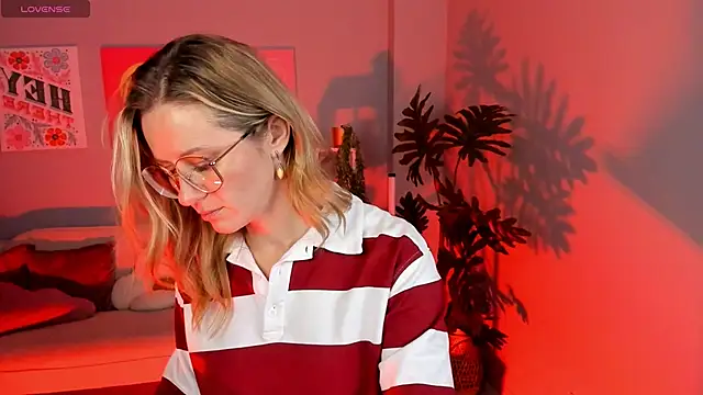 Snapshot of LadyIzabel chatting on February 2026 02:46:01 PM LadyIzabel online show from February 2026 02:46:01 PM