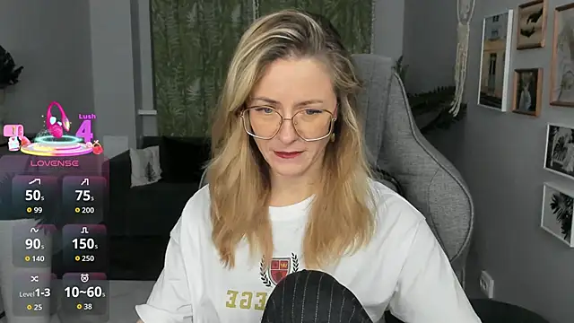 Snapshot of LadyIzabel chatting on March 2026 02:46:02 PM LadyIzabel online show from March 2026 02:46:02 PM