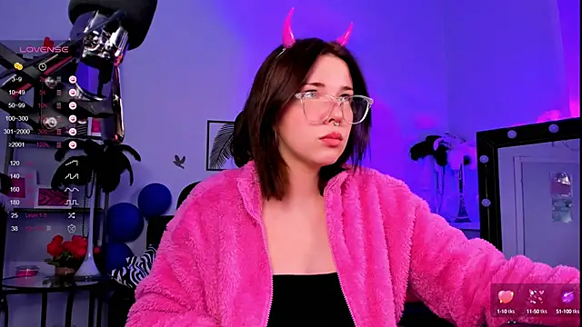 AliceSunday online show from January 2025 02:15:02 PM