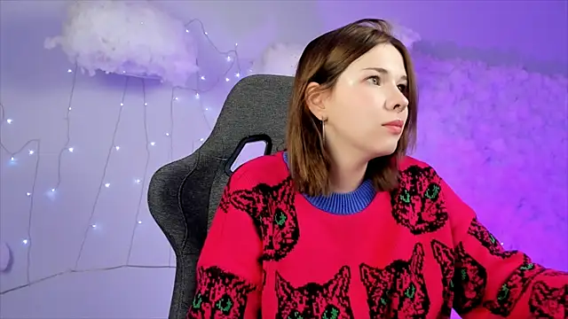 AliceSunday online show from February 2025 02:13:02 PM