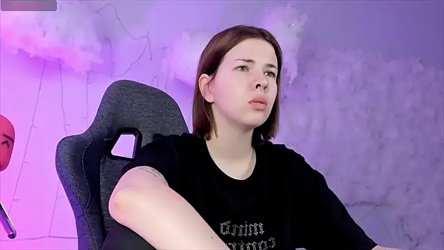 AliceSunday online show from February 2025 08:11:02 AM